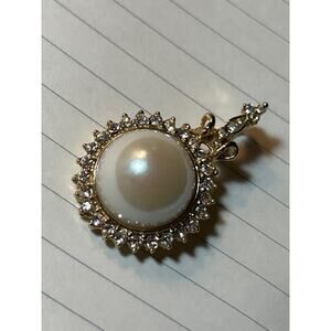 Vintage Gold and Pearl Pendant